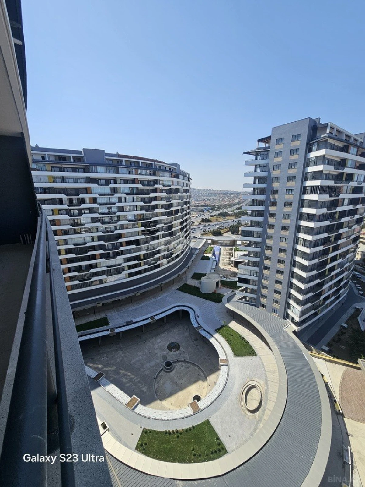 Satılır 3 otaqlı mənzil 146 m²