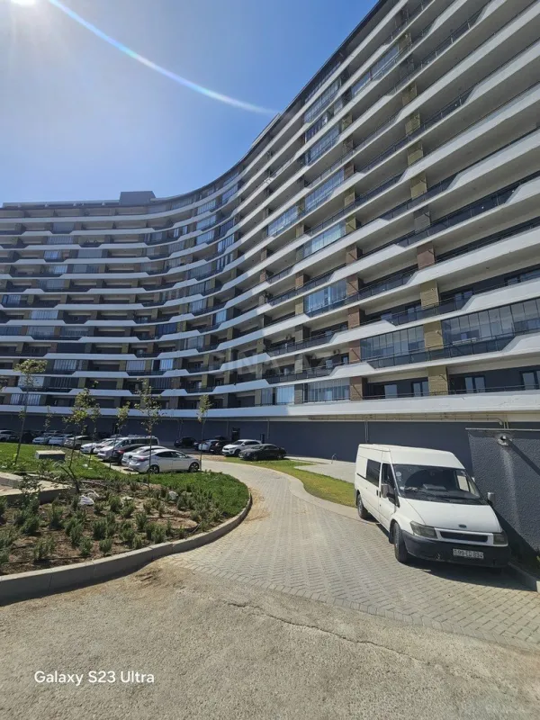 Satılır 3 otaqlı mənzil 146 m²