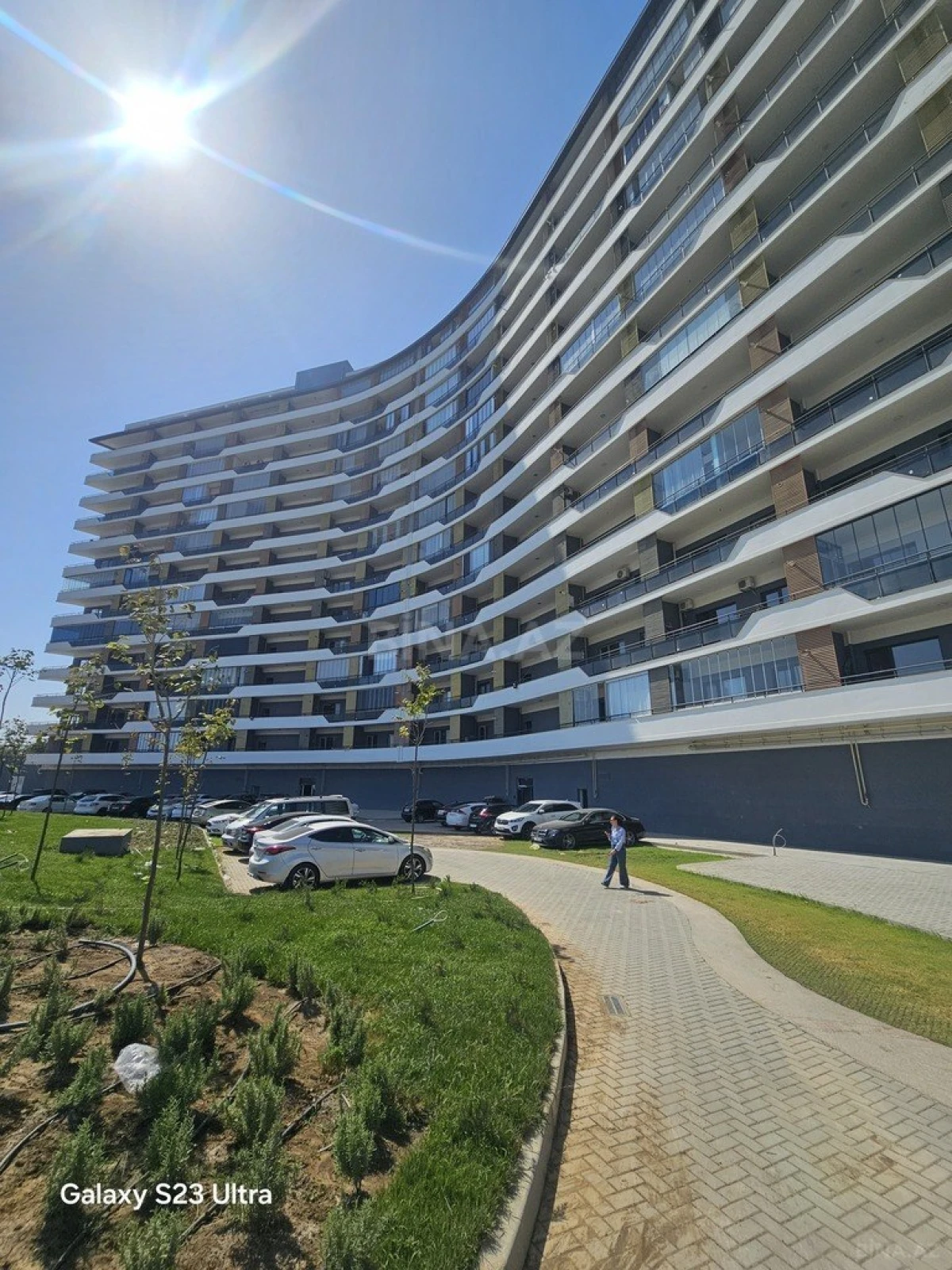 Satılır 3 otaqlı mənzil 146 m²