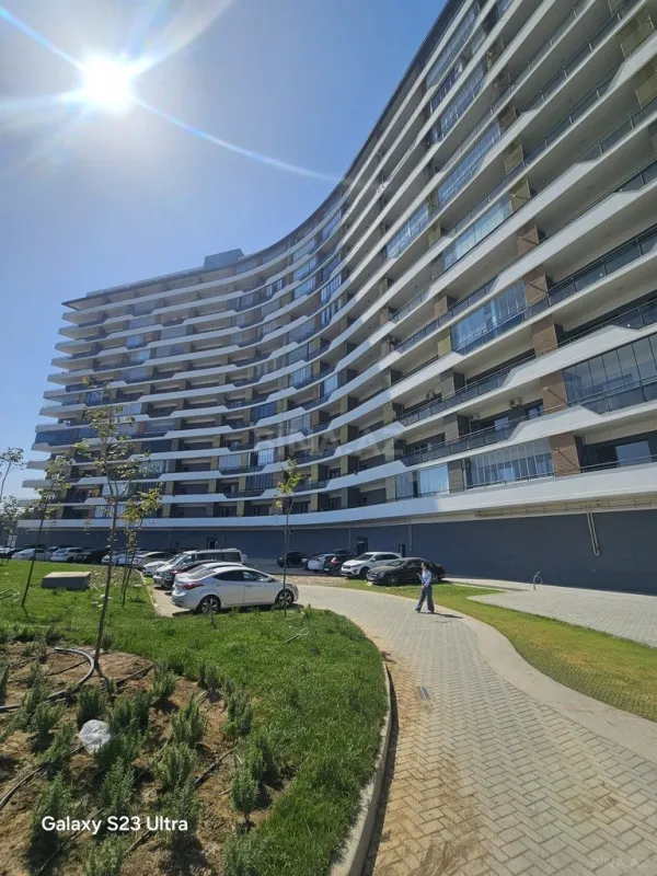 Satılır 3 otaqlı mənzil 146 m²