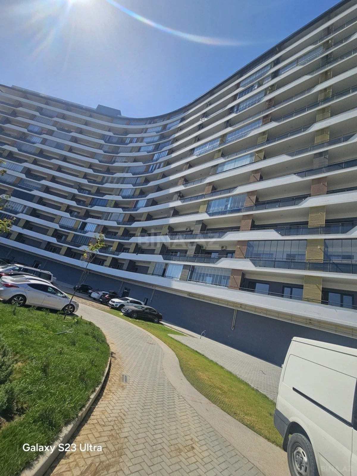 Satılır 3 otaqlı mənzil 146 m²