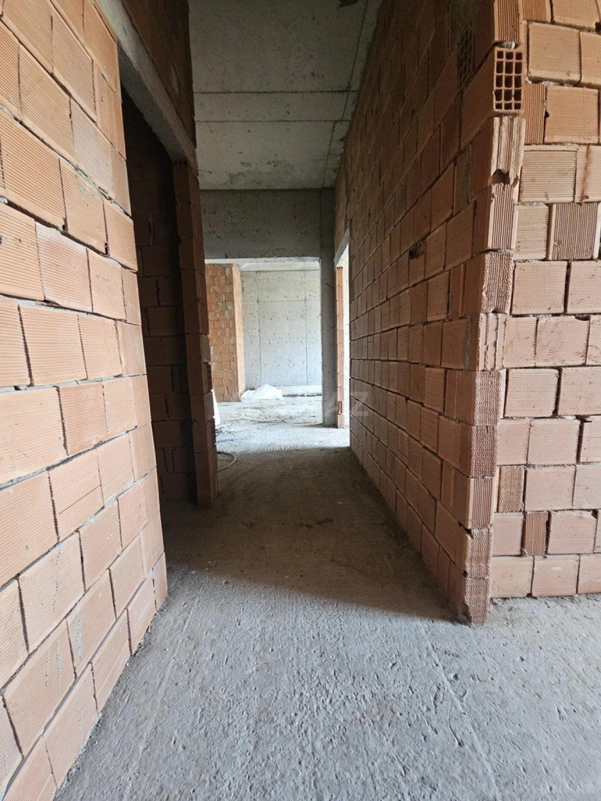 Satılır 3 otaqlı mənzil 146 m²