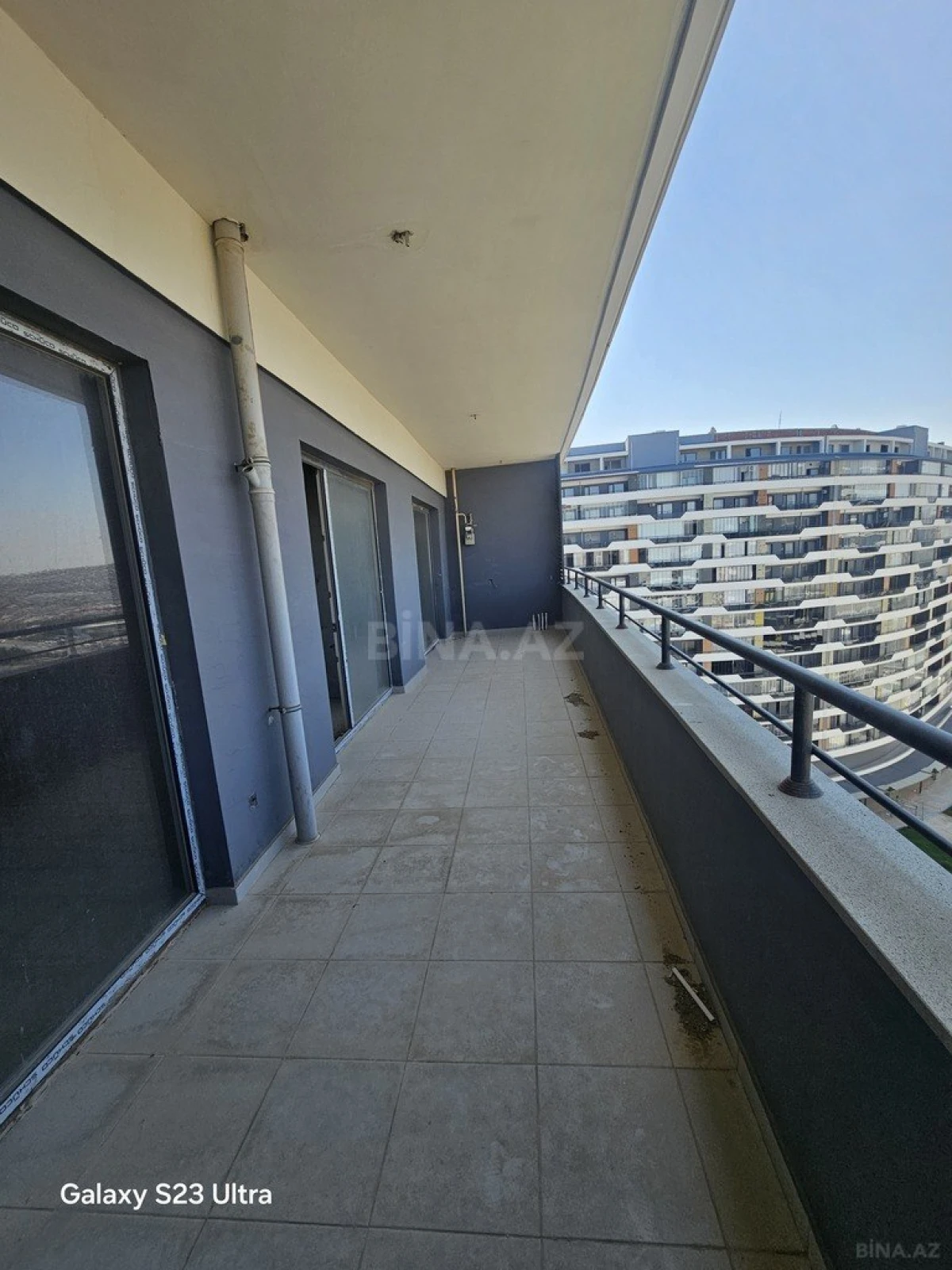 Satılır 3 otaqlı mənzil 146 m²