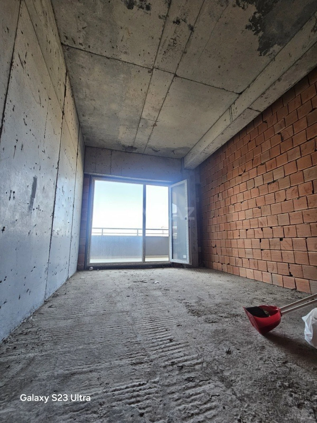 Satılır 3 otaqlı mənzil 146 m²