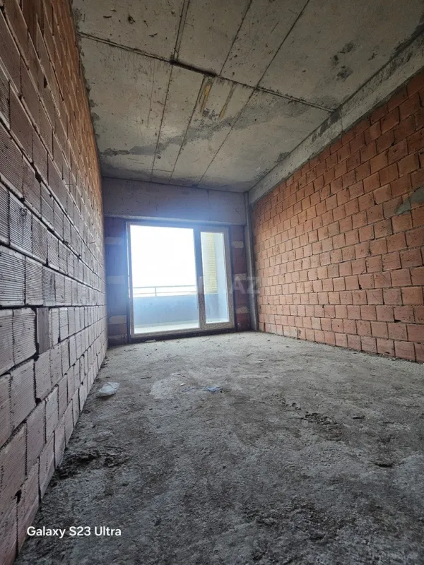 Satılır 3 otaqlı mənzil 146 m²