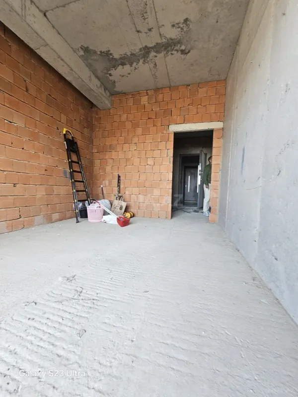 Satılır 3 otaqlı mənzil 146 m²