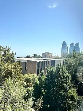 Satılır 4 otaqlı mənzil 142 m² — Bakı 4 otaq 142.00 m²