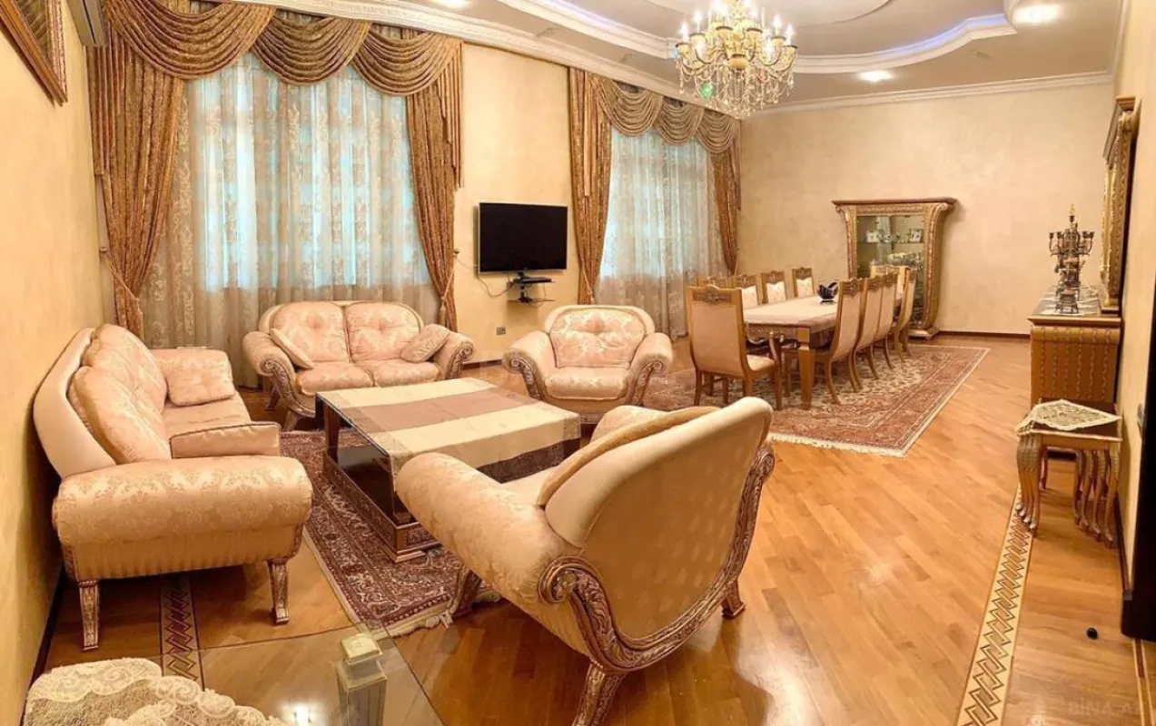 Kirayə verilir 9 otaqlı həyət evi 900 m²