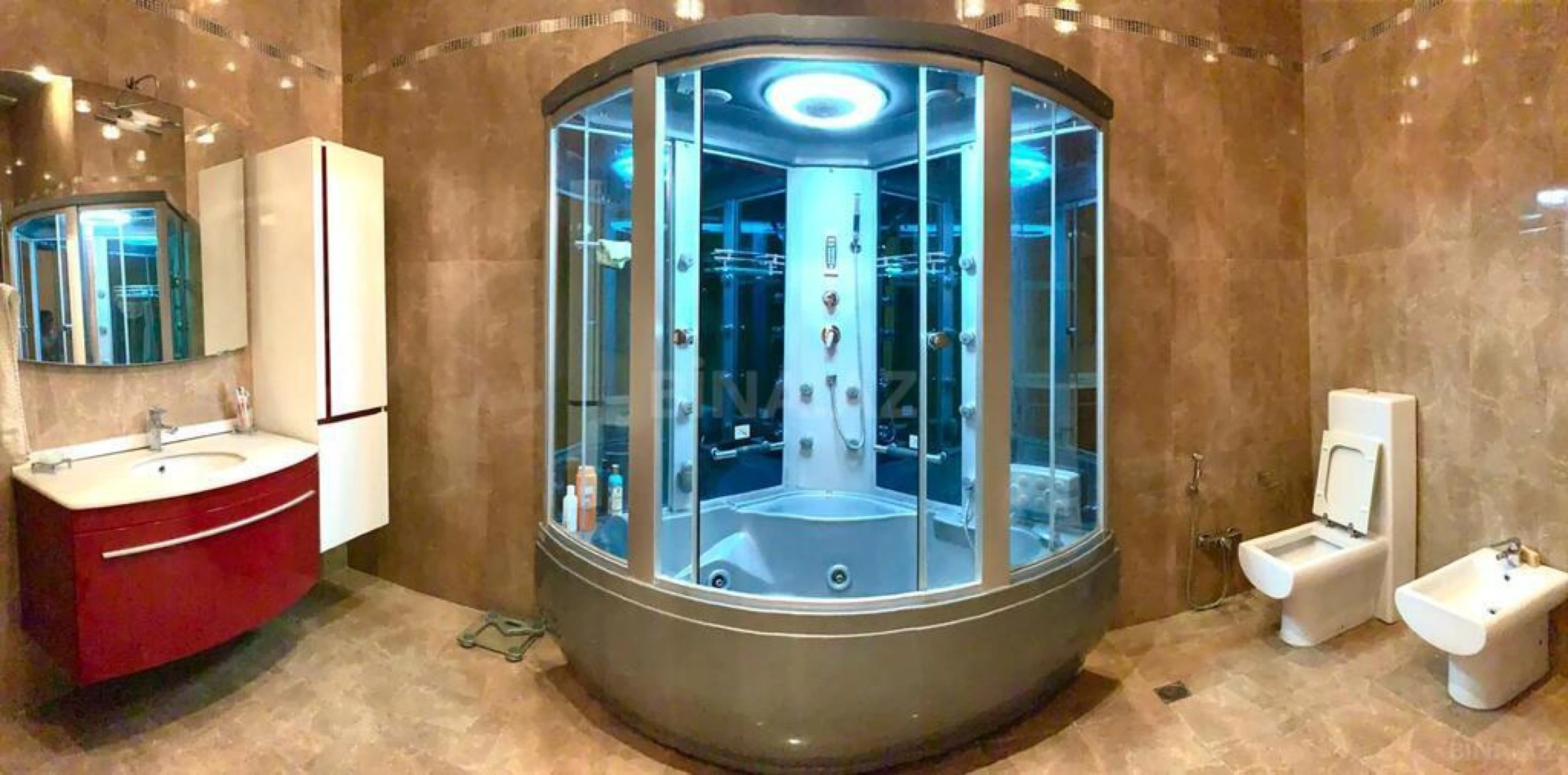 Kirayə verilir 9 otaqlı həyət evi 900 m²