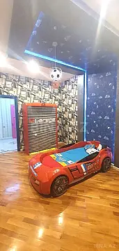 Satılır 4 otaqlı mənzil 185 m²