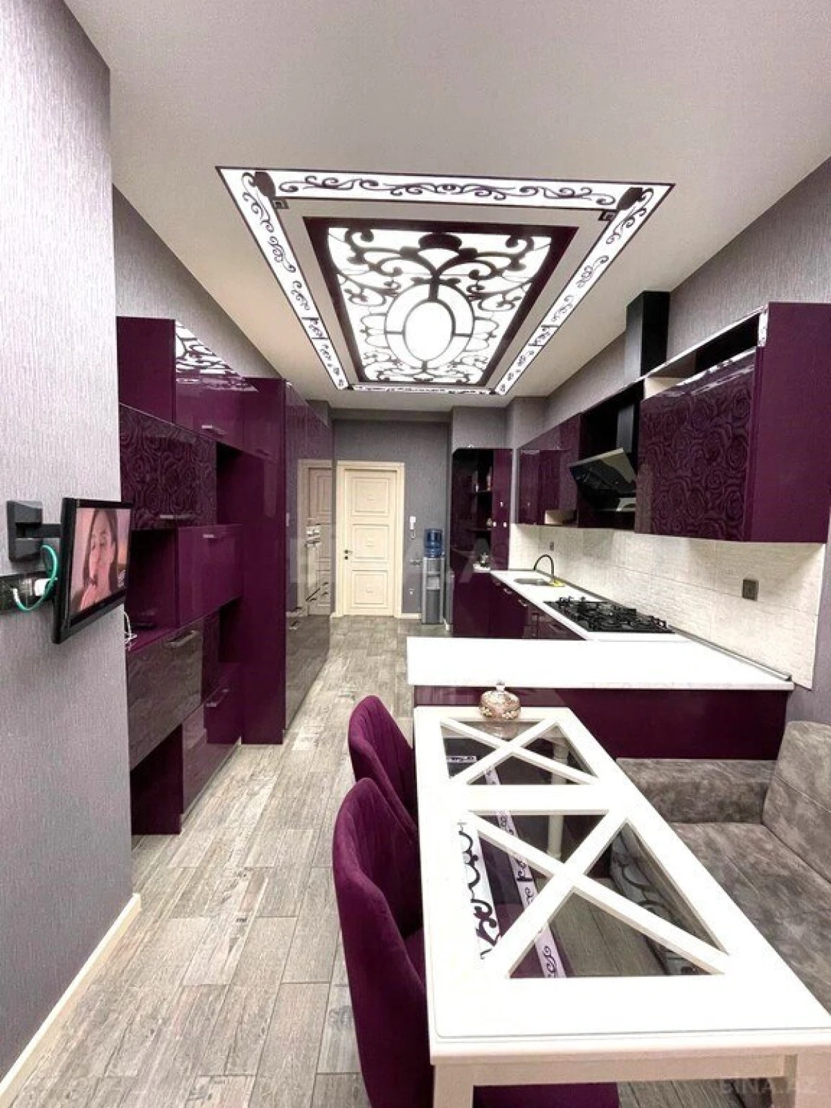 Satılır 4 otaqlı mənzil 185 m²