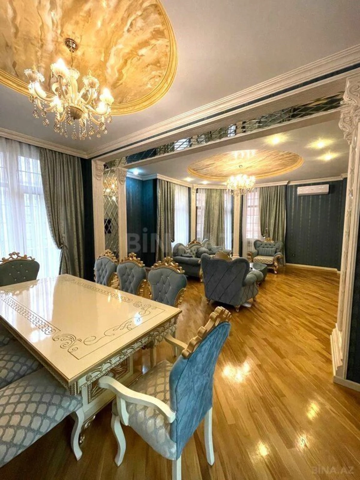 Satılır 4 otaqlı mənzil 185 m²
