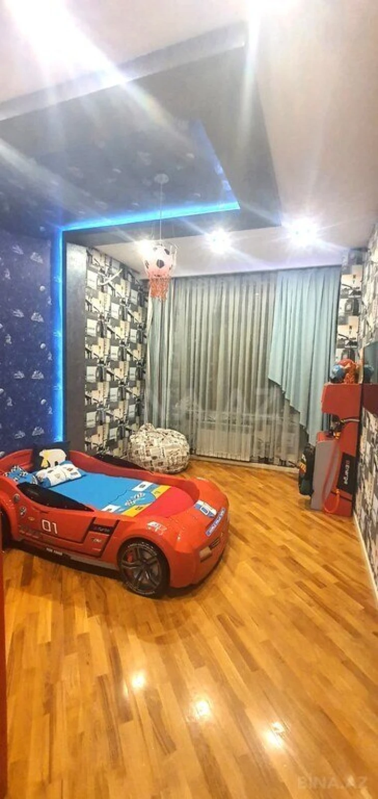 Satılır 4 otaqlı mənzil 185 m²