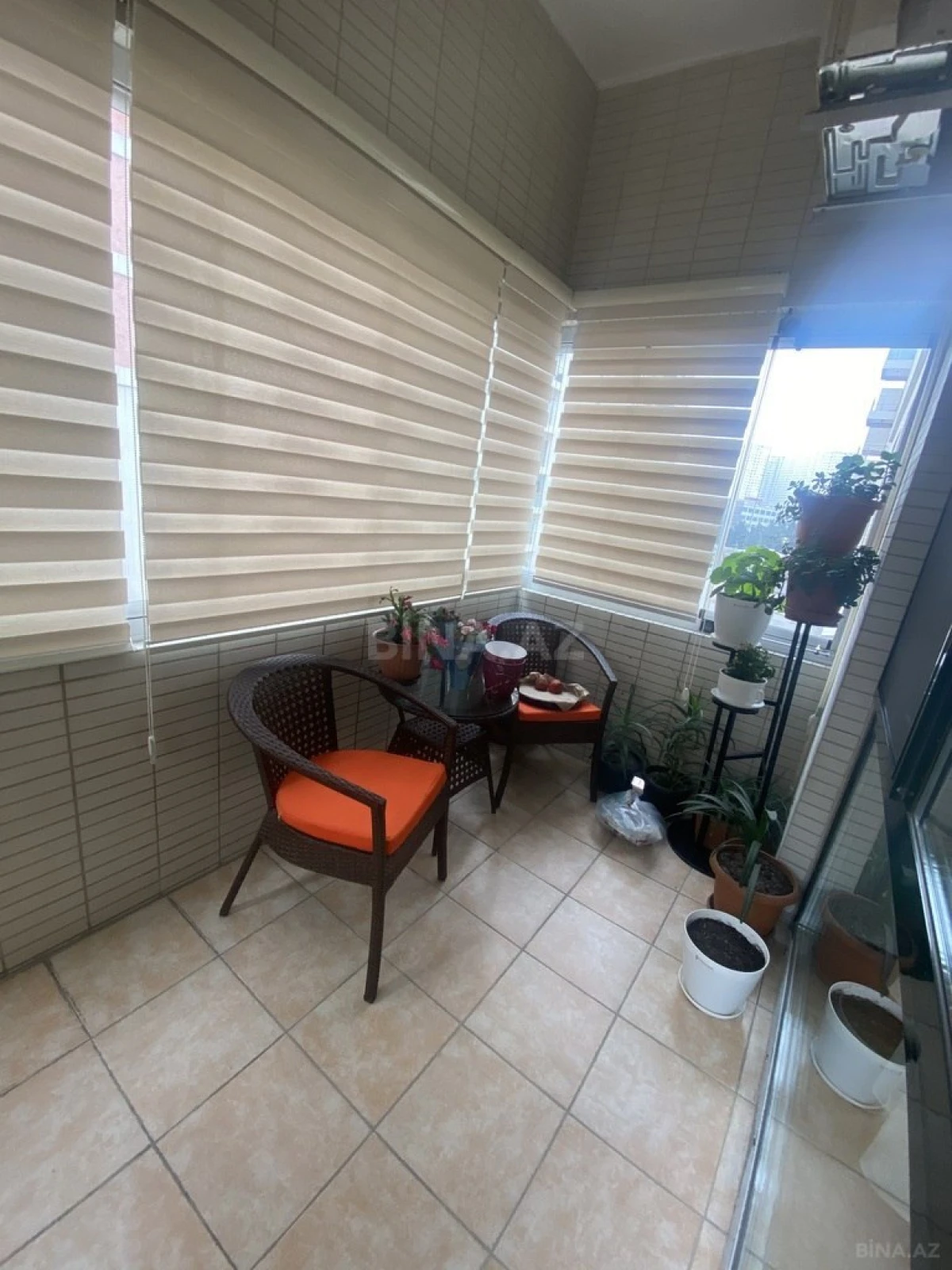 Satılır 4 otaqlı mənzil 160 m²