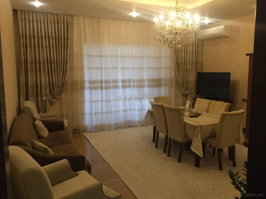 Satılır 4 otaqlı mənzil 160 m²