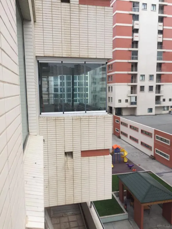 Satılır 4 otaqlı mənzil 160 m²