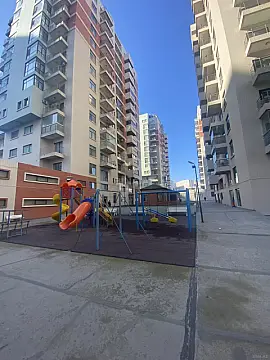 Satılır 4 otaqlı mənzil 160 m²