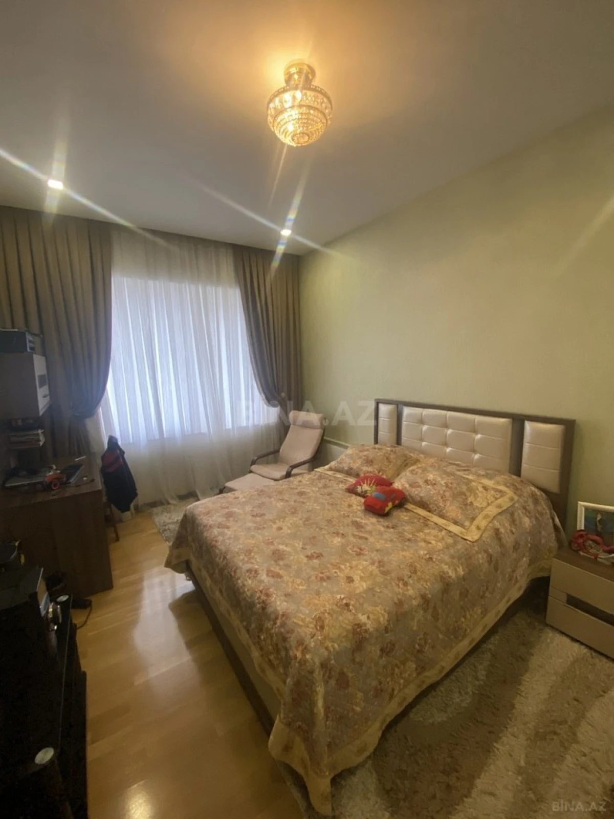 Satılır 4 otaqlı mənzil 160 m²