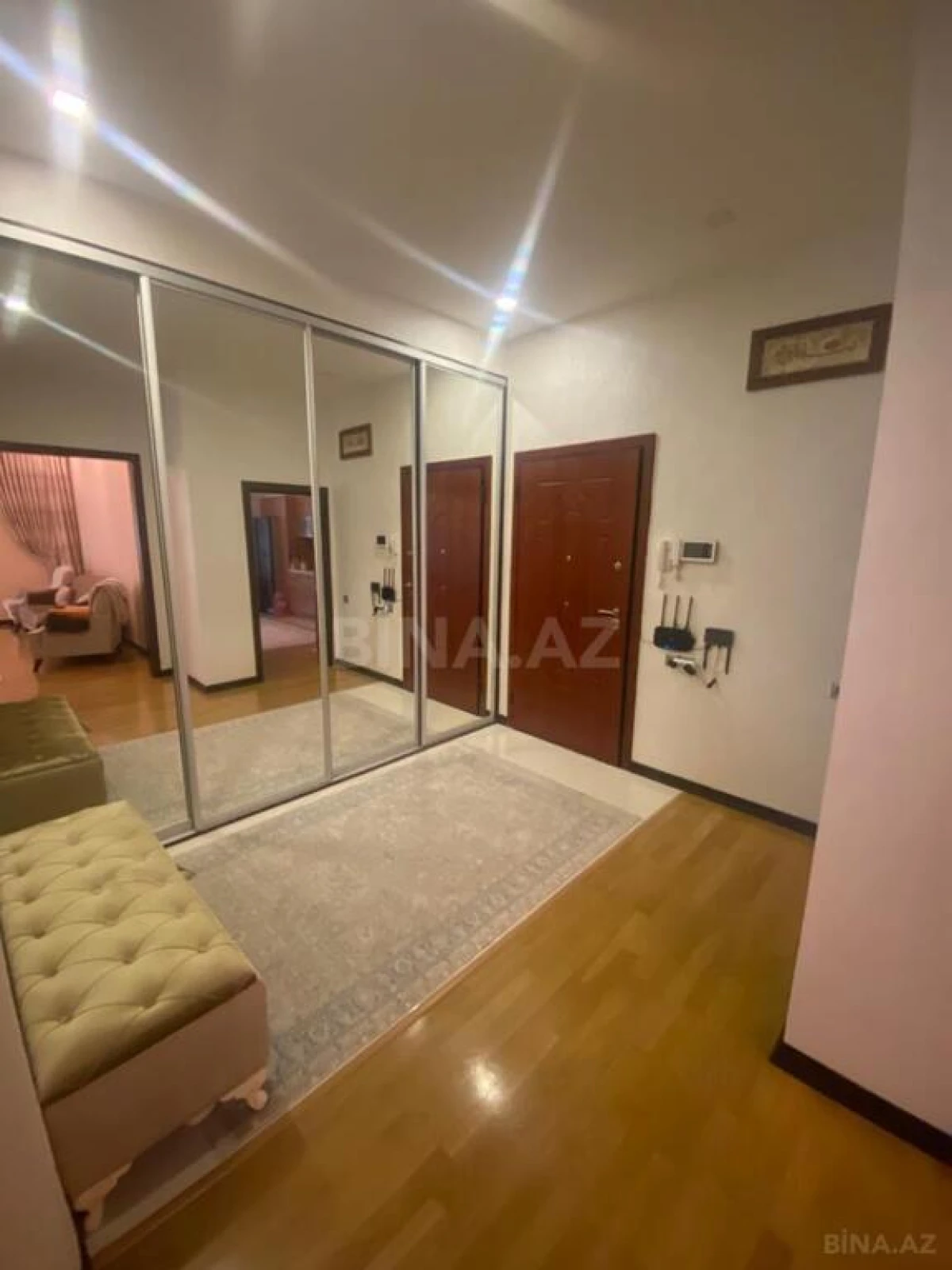 Satılır 4 otaqlı mənzil 160 m²