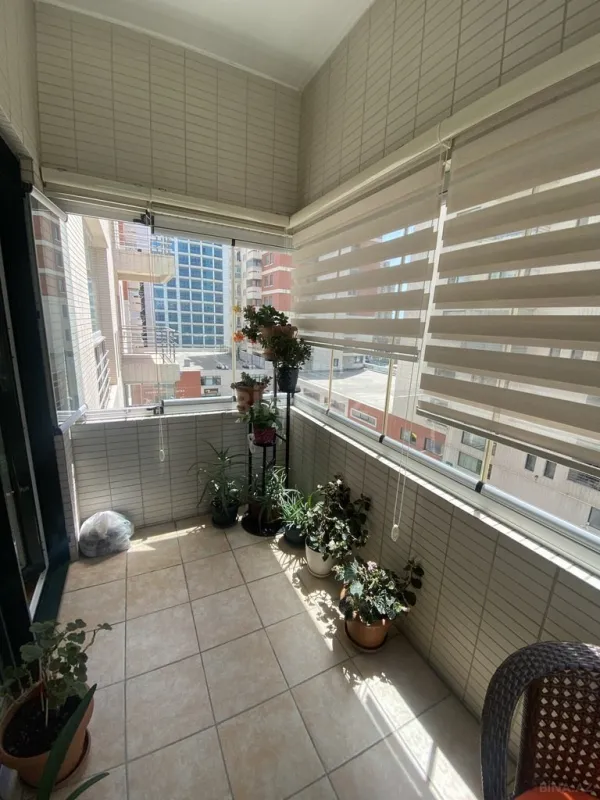 Satılır 4 otaqlı mənzil 160 m²