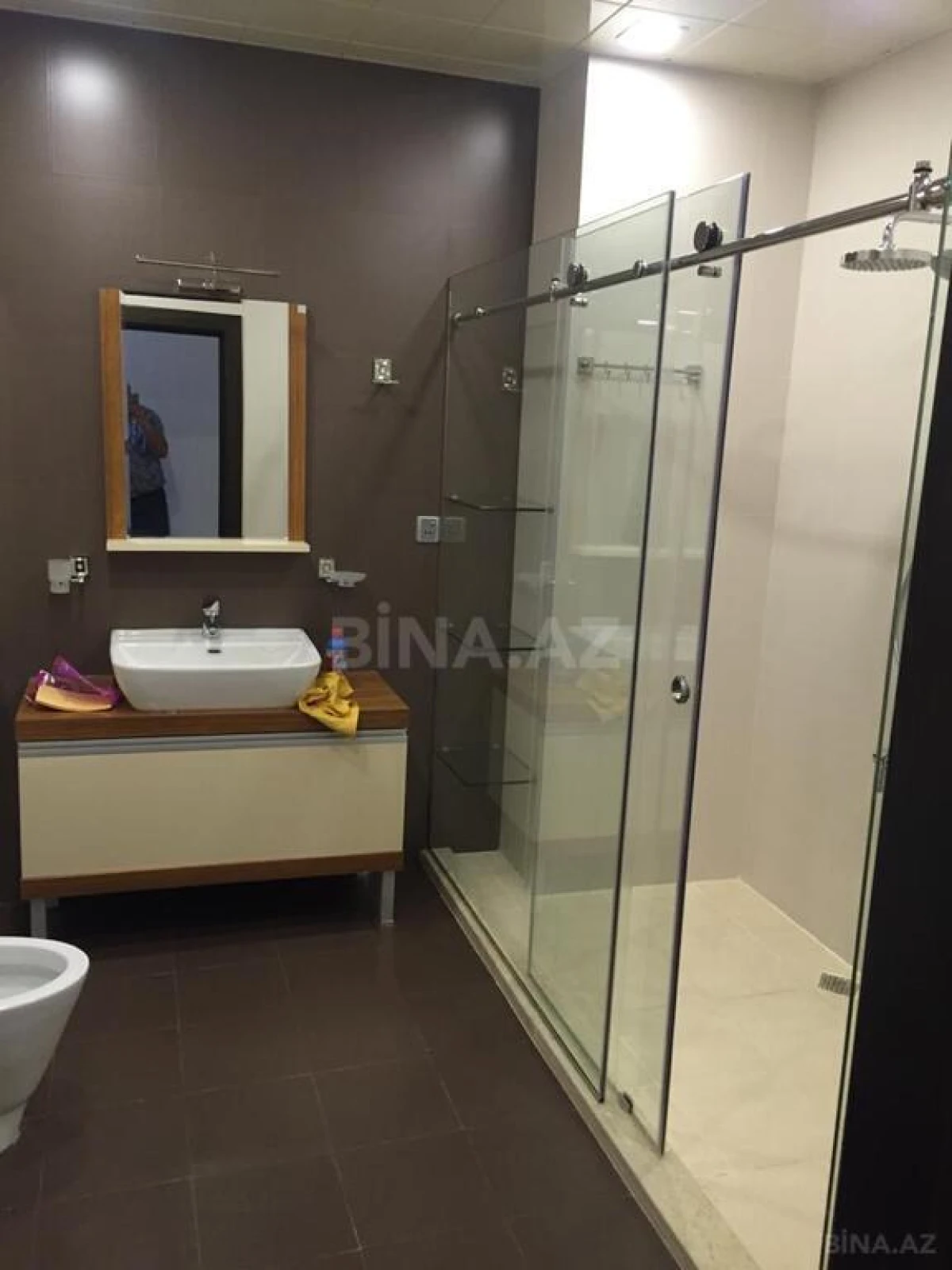 Satılır 4 otaqlı mənzil 160 m²