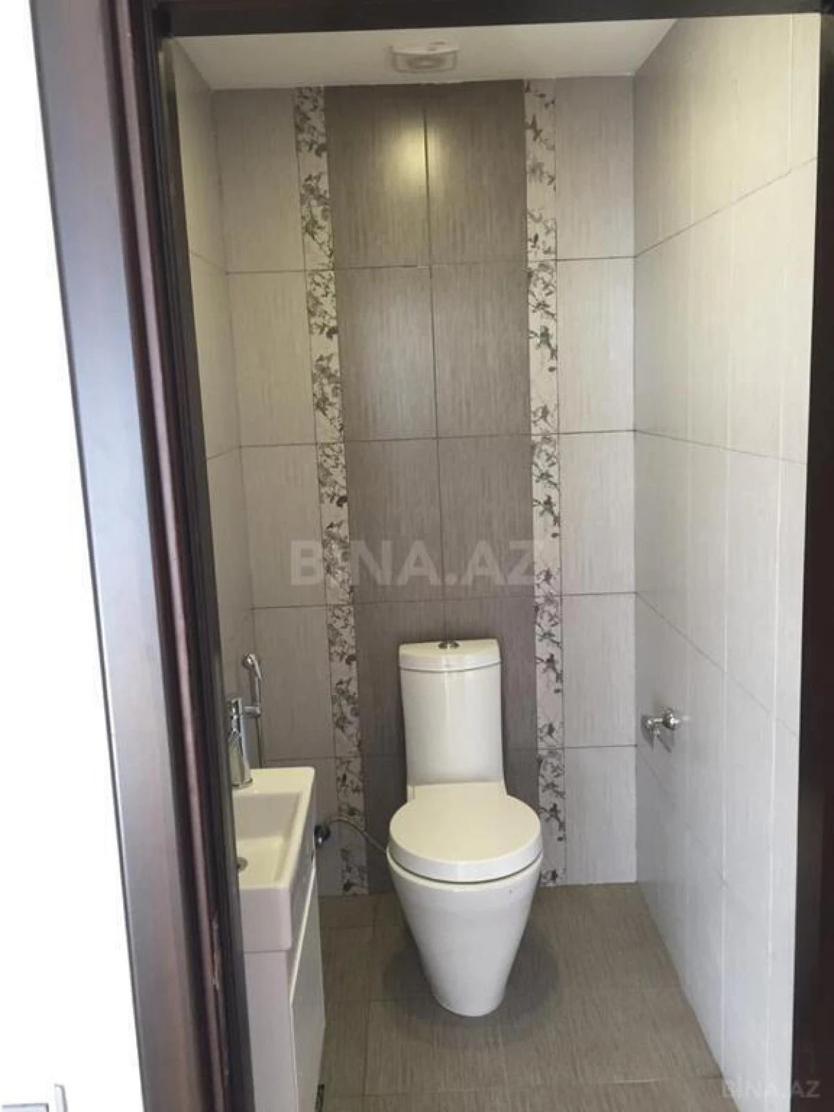 Satılır 4 otaqlı mənzil 160 m²