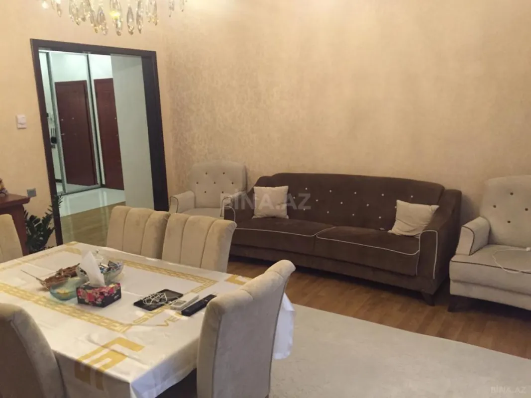 Satılır 4 otaqlı mənzil 160 m²