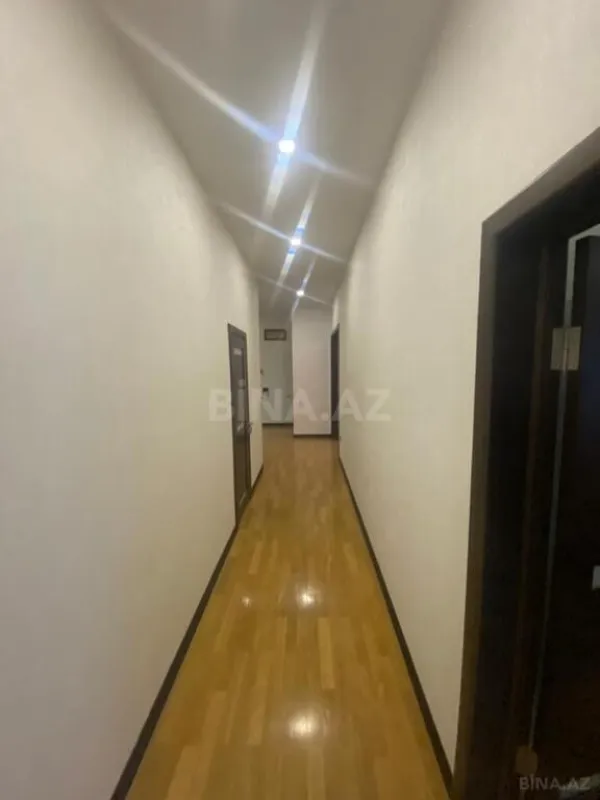 Satılır 4 otaqlı mənzil 160 m²