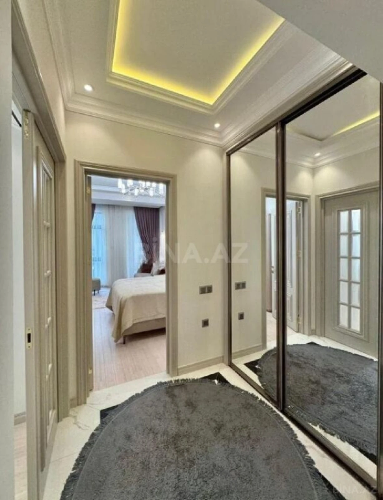 Satılır 3 otaqlı mənzil 126 m²