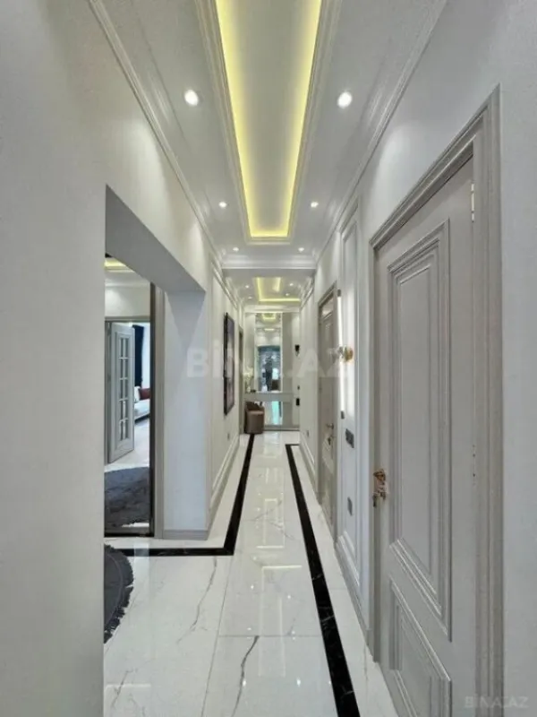 Satılır 3 otaqlı mənzil 126 m²