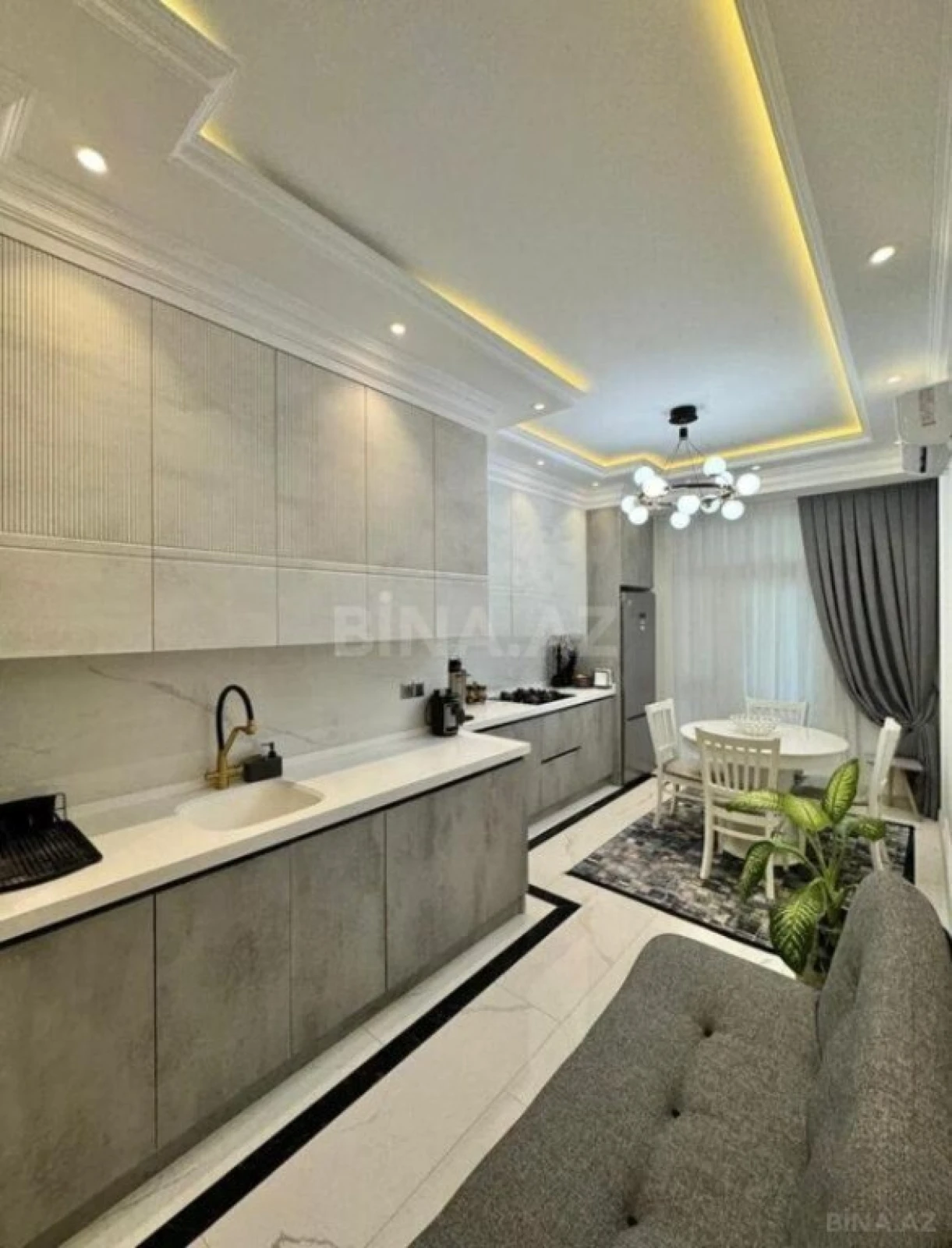 Satılır 3 otaqlı mənzil 126 m²