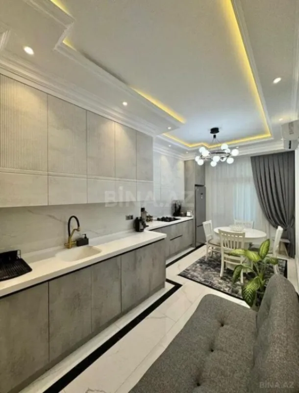 Satılır 3 otaqlı mənzil 126 m²
