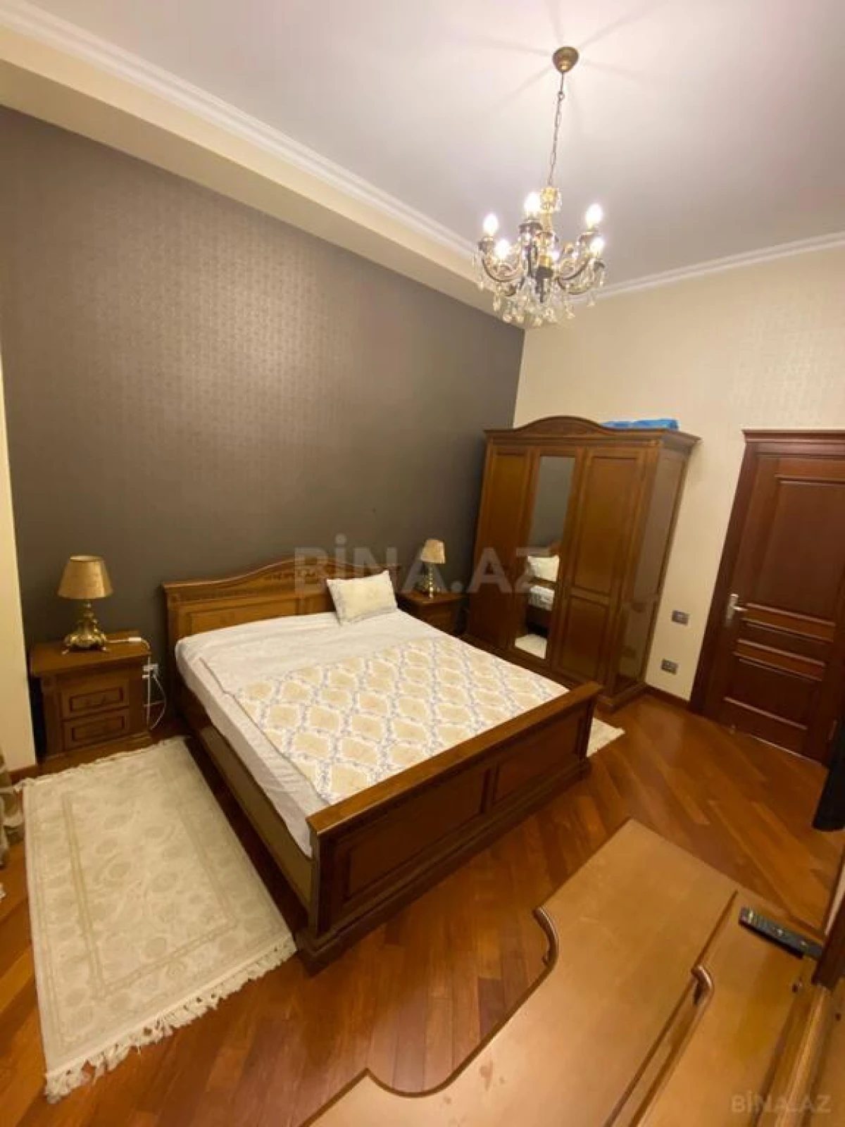 Kirayə verilir 2 otaqlı mənzil 65 m²