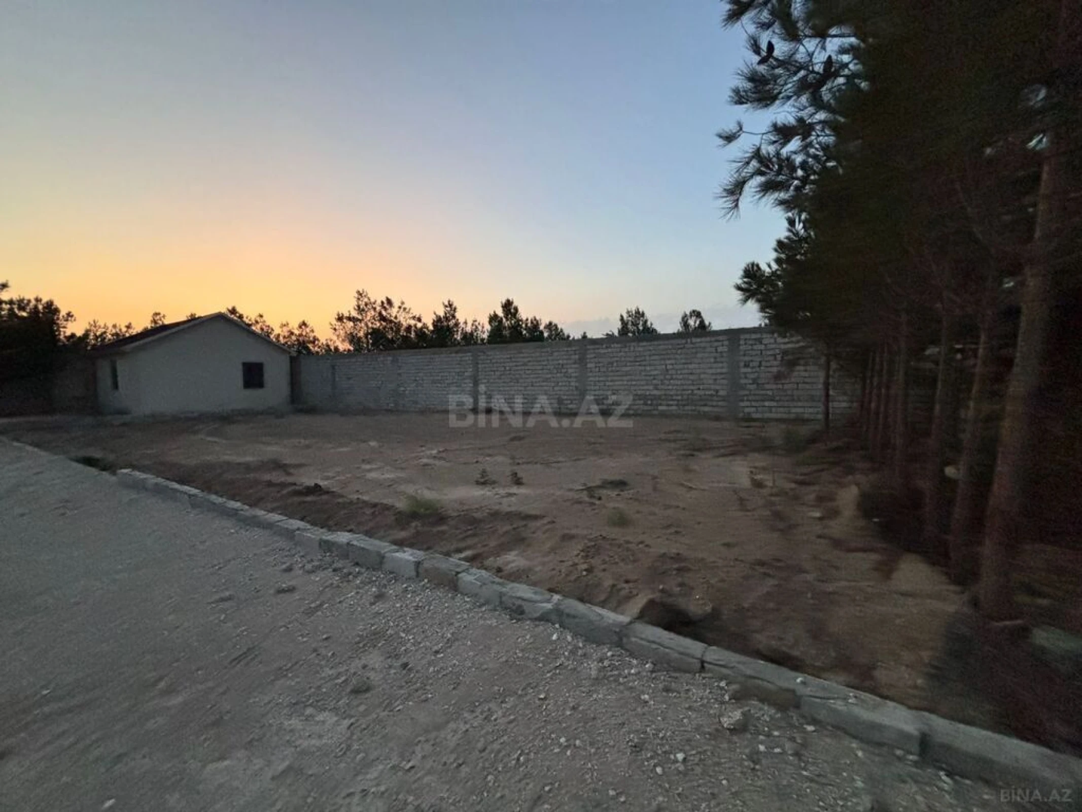 Satılır torpaq sahəsi 12 m²