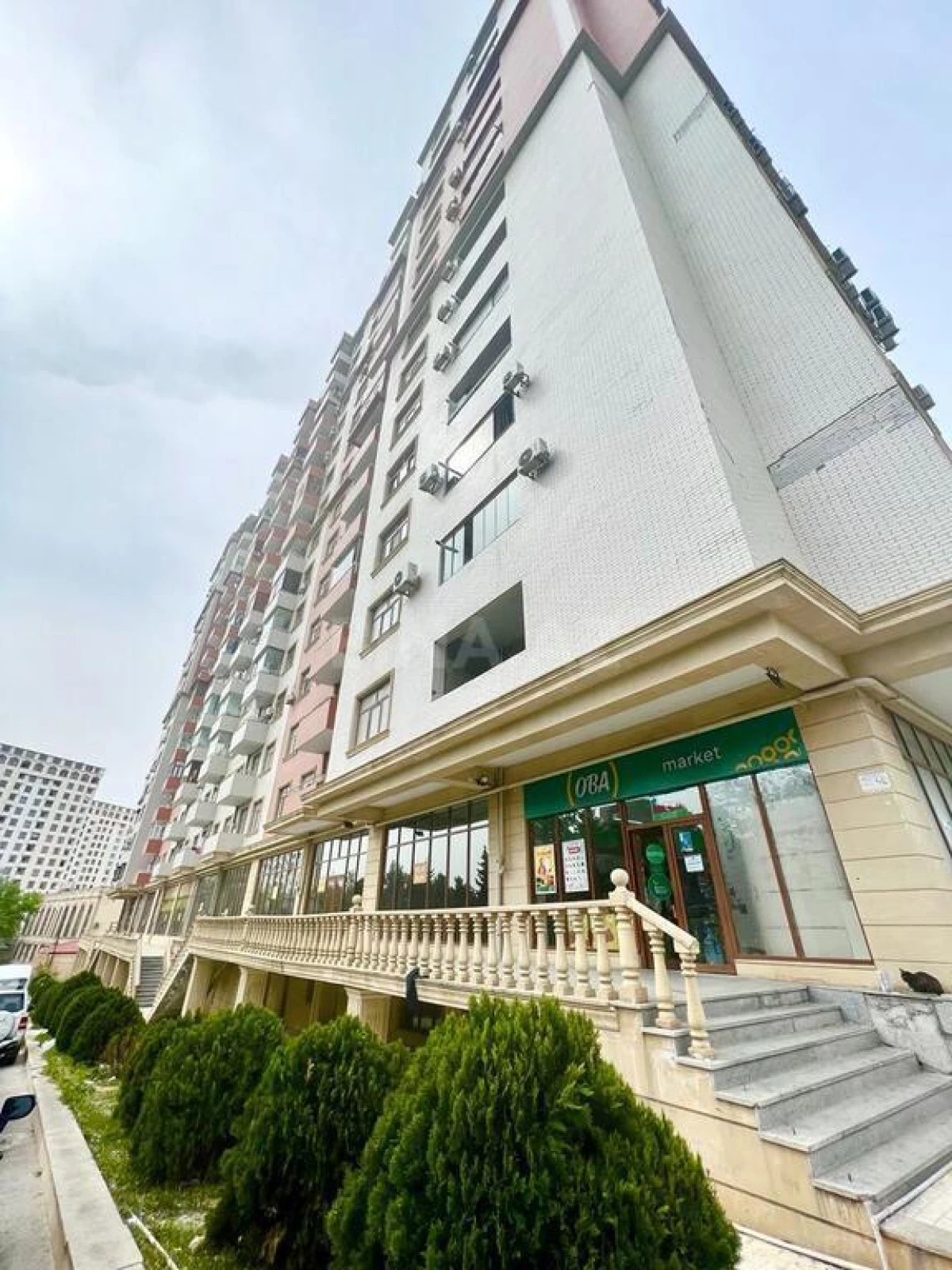 Satılır 4 otaqlı mənzil 148 m²