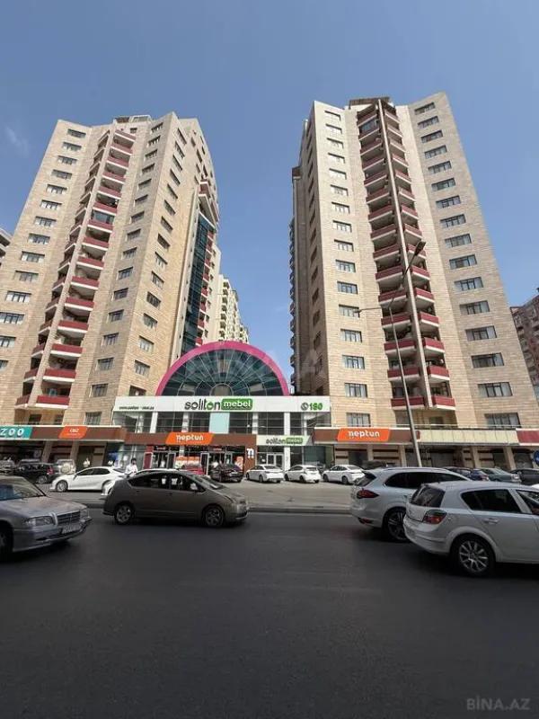 Satılır 4 otaqlı mənzil 174 m²