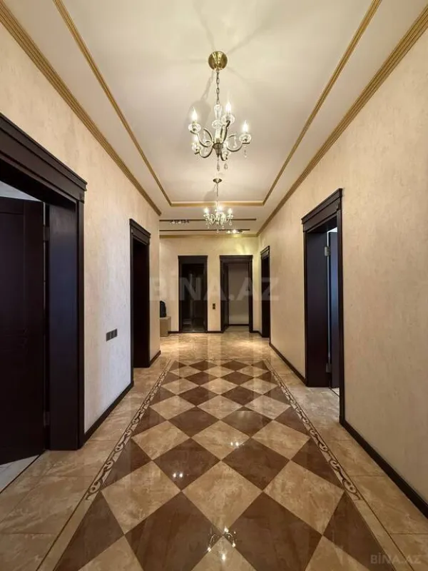 Satılır 4 otaqlı mənzil 174 m²