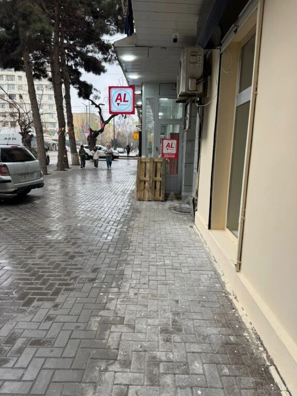 Satılır obyekt 127 m²