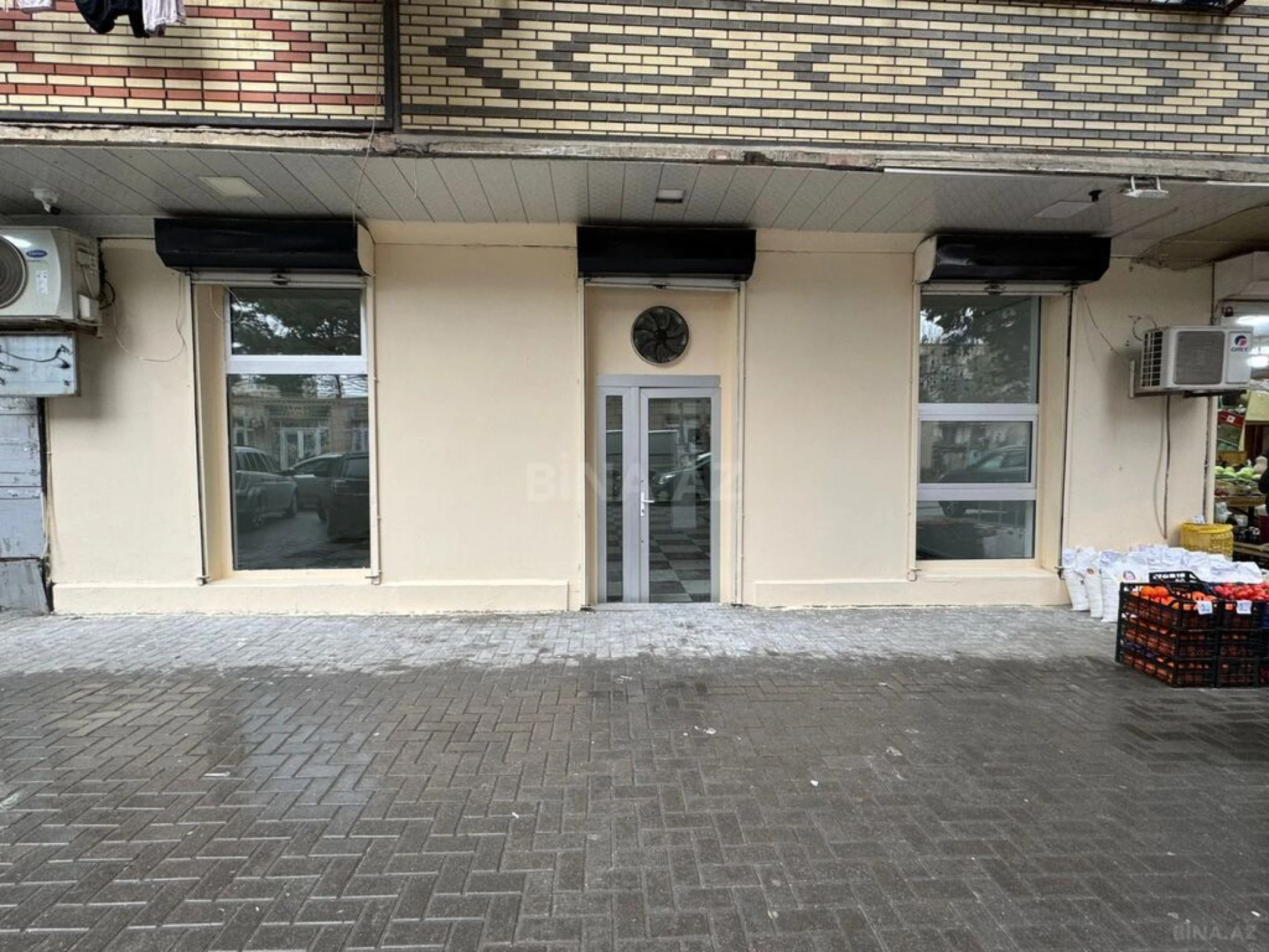 Satılır obyekt 127 m²