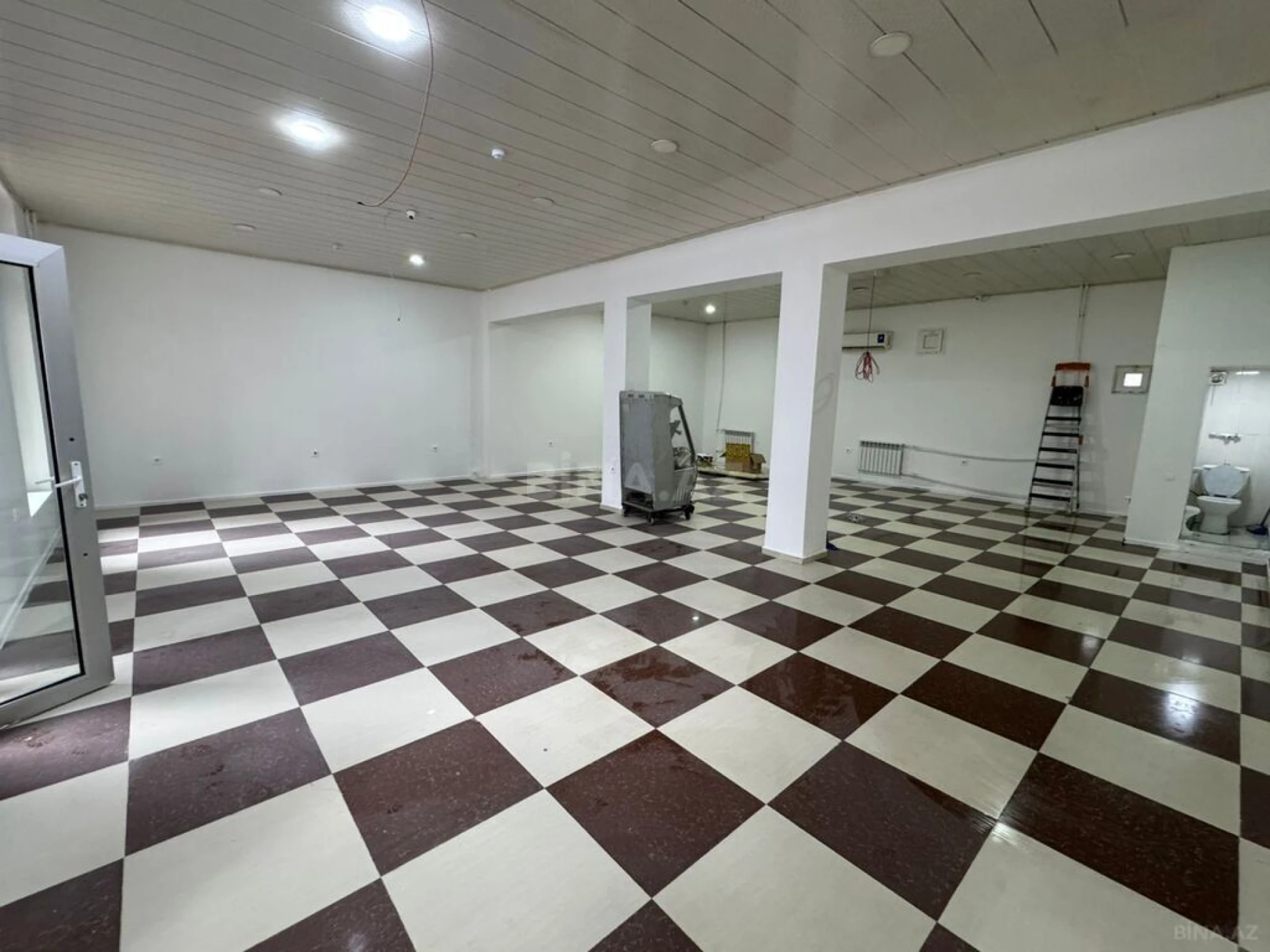 Satılır obyekt 127 m²