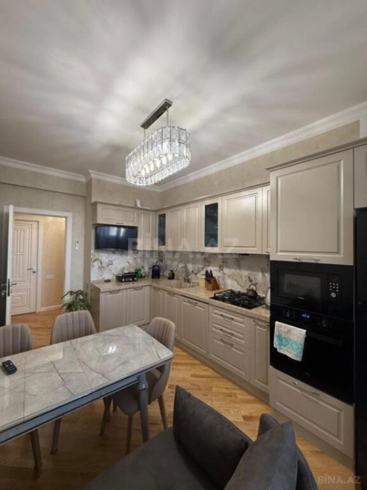 Satılır 3 otaqlı mənzil 125 m²