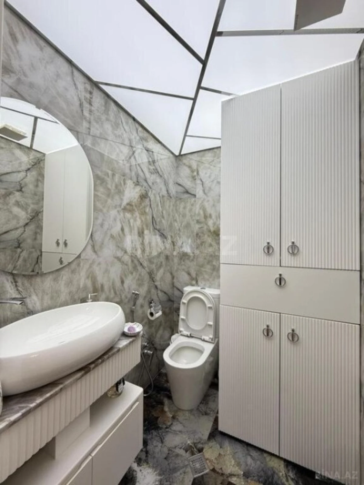 Satılır 3 otaqlı mənzil 125 m²