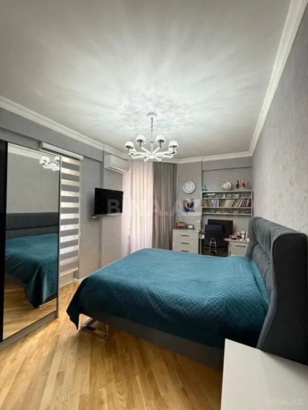 Satılır 3 otaqlı mənzil 125 m²