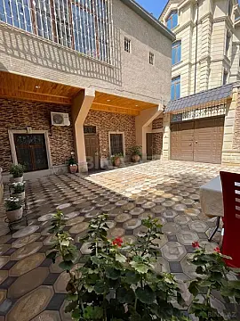 Satılır 6 otaqlı həyət evi 250 m²