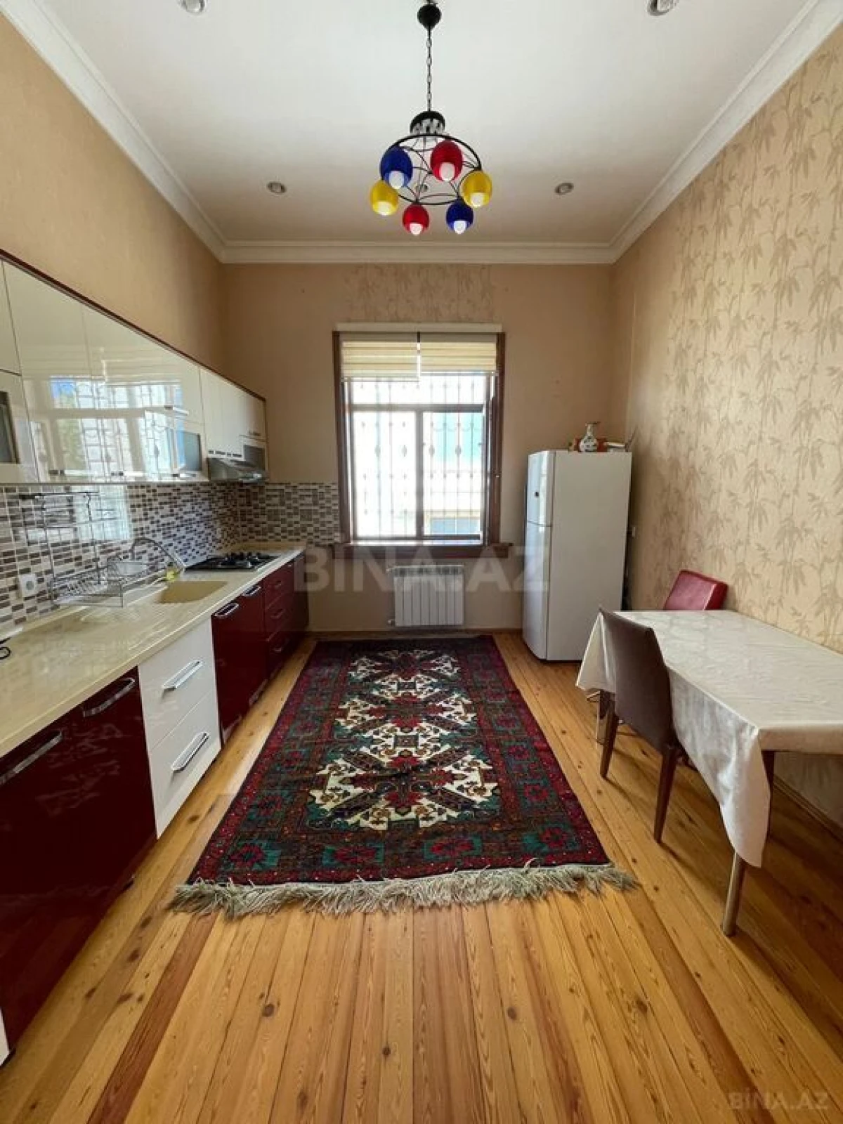 Satılır 6 otaqlı həyət evi 250 m²