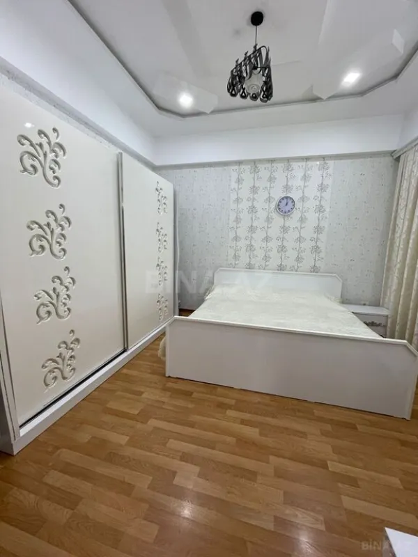 Satılır 6 otaqlı həyət evi 250 m²