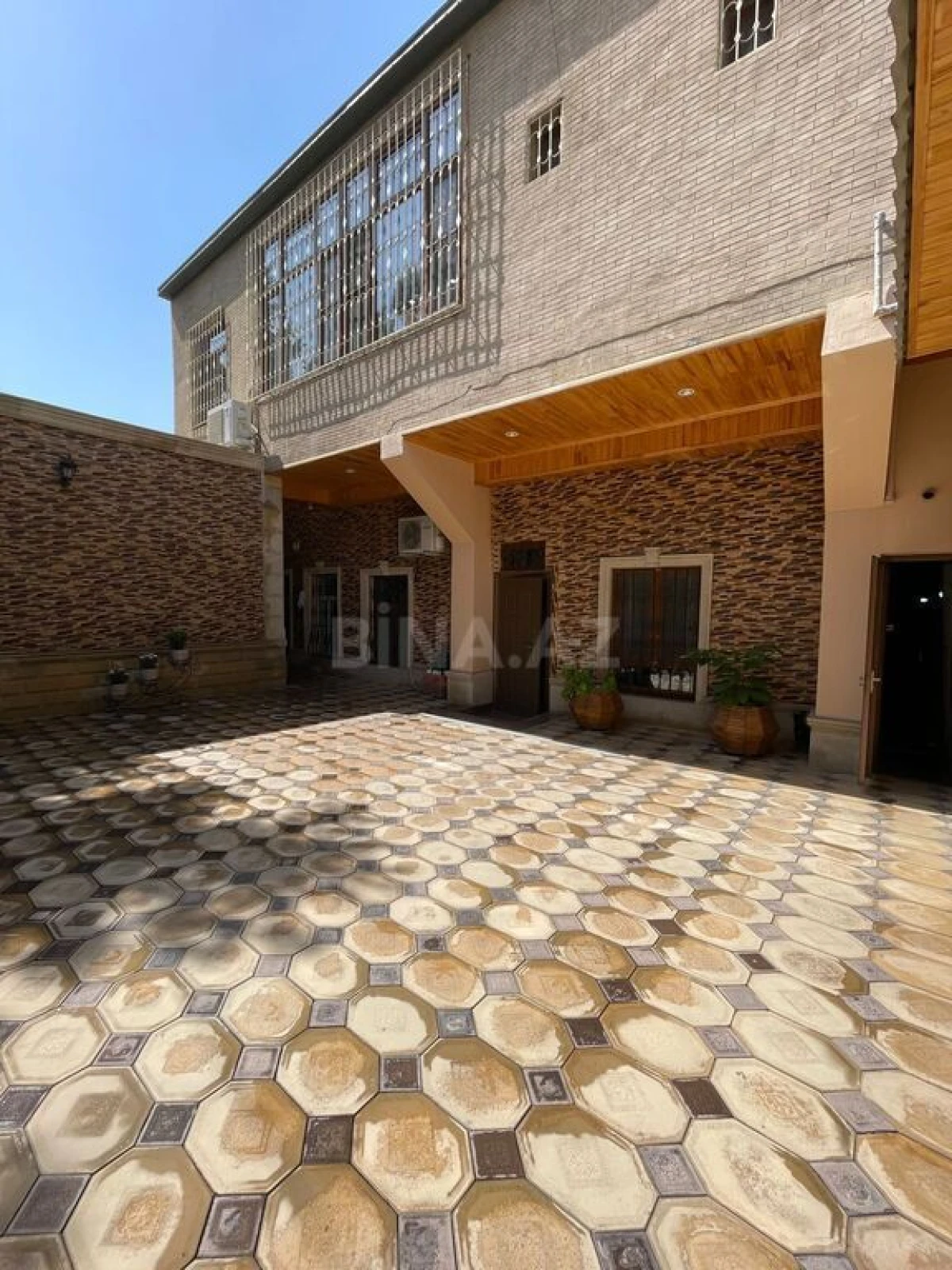 Satılır 6 otaqlı həyət evi 250 m²