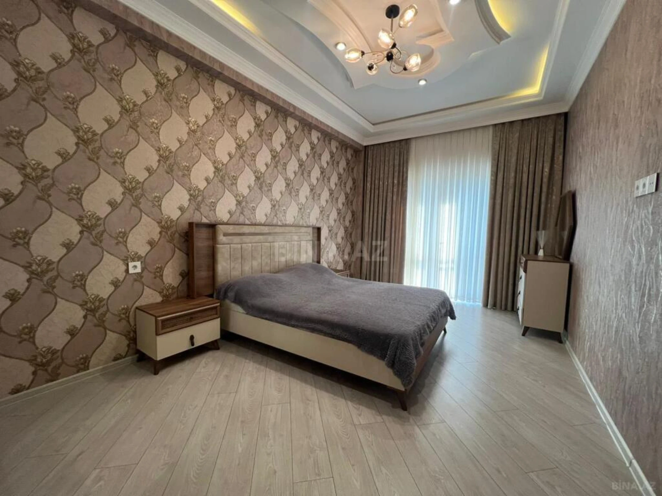 Kirayə verilir 2 otaqlı mənzil 90 m²