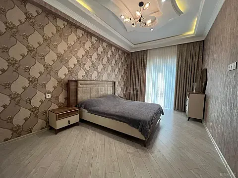 Kirayə verilir 2 otaqlı mənzil 90 m²