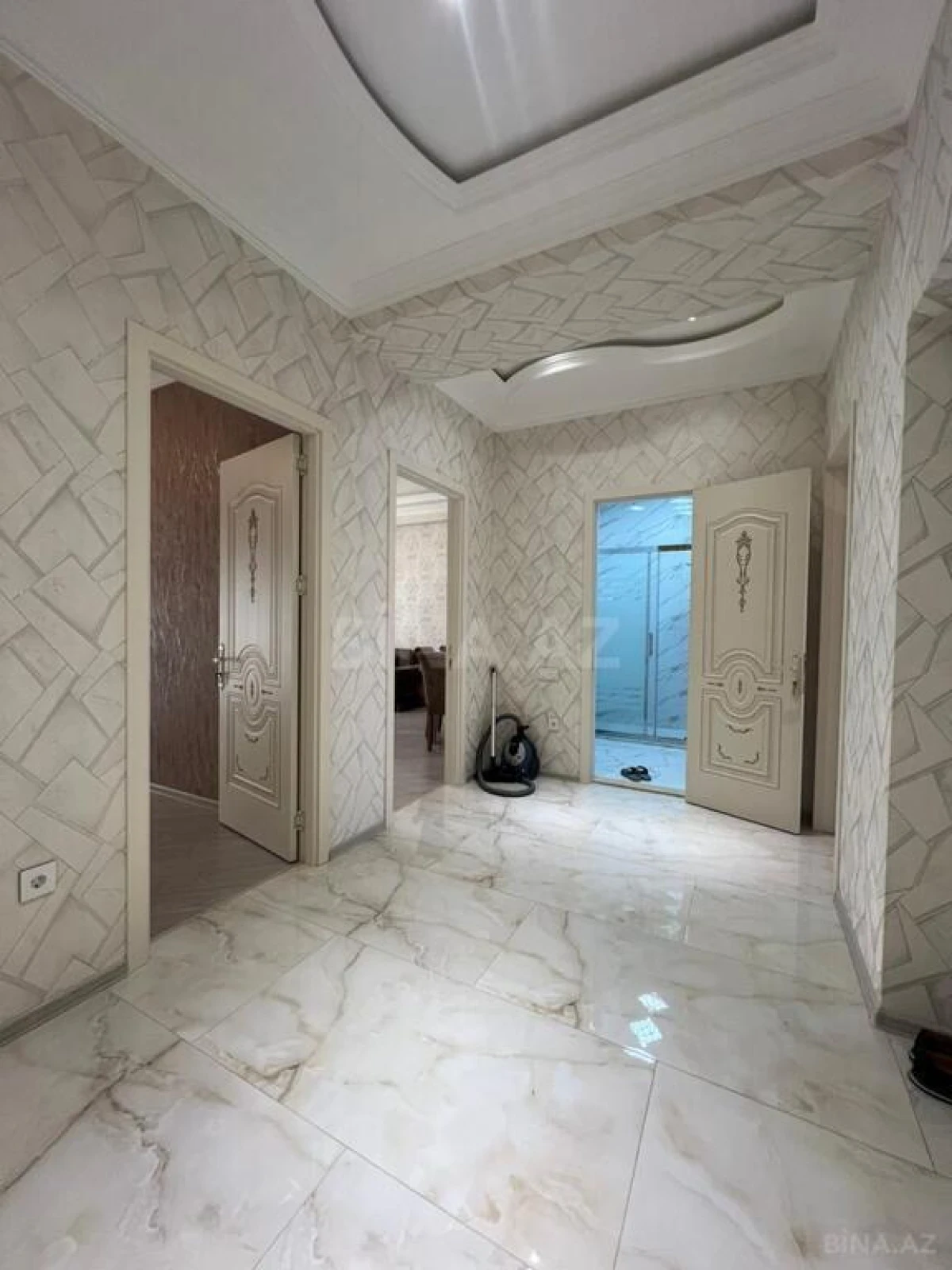 Kirayə verilir 2 otaqlı mənzil 90 m²